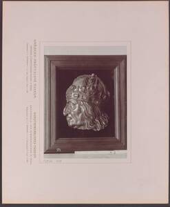 Fotografie eines Bildniss des Kaisers Maximilian I., aus grün glasiertem Ton, aus Deutschland aus dem 16. Jh. (vom Bearbeiter vergebener Titel) von Langhans, Jan Nepomuk