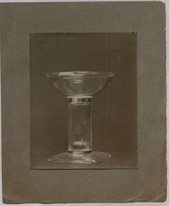 Fotografie eines Glaspokals (vom Bearbeiter vergebener Titel) von Prutscher, Otto