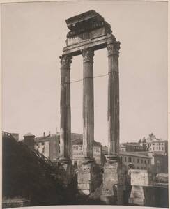 Fotografie des Tempels von Castor und Pollux auf dem Forum Romanum in Rom (vom Bearbeiter vergebener Titel) von Anonym