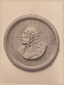 Fotografie einer Medaille mit dem Porträt von Albrecht Dürer (vom Bearbeiter vergebener Titel) von Anonym
