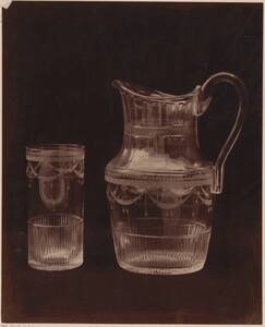Fotografie eines Glaskruges und eines Trinkglases, entworfen von Rudolf Bakalowits und ausgeführt von E. Bakalowits Söhne (vom Bearbeiter vergebener Titel) von Gmeiner, Wilhelm