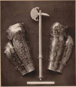 Lichtdruck von zwei paar Beinschienen und einer Streitaxt mit geätzten Ornamenten (vom Bearbeiter vergebener Titel) von Obernetter, Johann Baptist